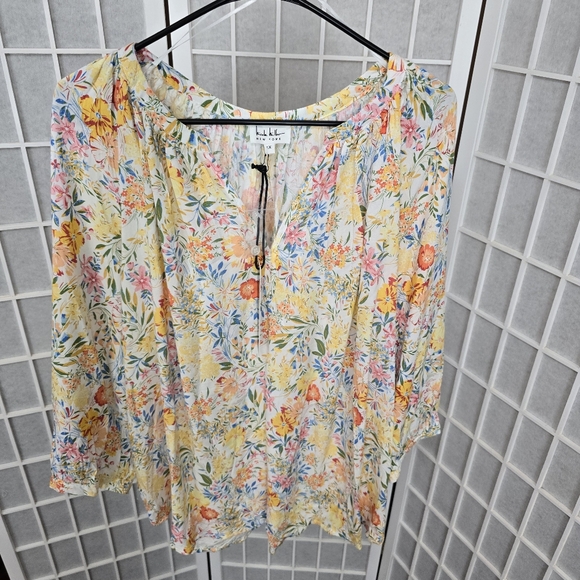 Nicole Miller Tops - #52.Nicole Miller plus size 1xl Floral Top NWT